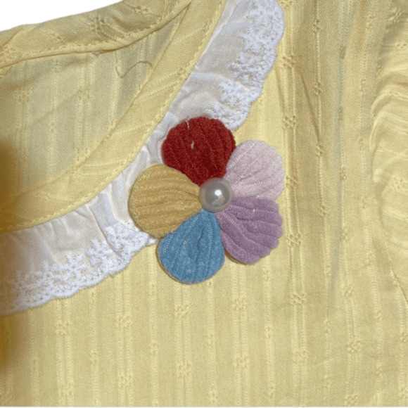 Christmas Dresses size 5T yellow Tulle overlay long sleeve eyelet pearl flower - Picture 5 of 7